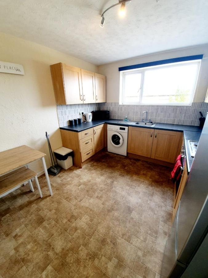 Rayleigh Town Centre 3 Bedroom Apartment Екстер'єр фото
